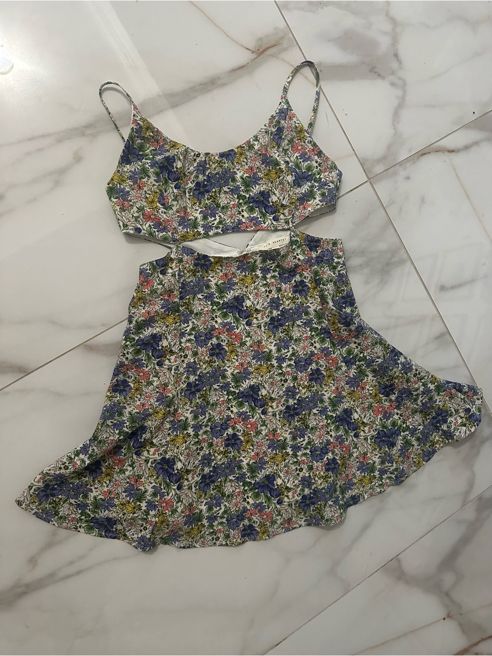 NWT, Floral LA Hearts Cutout Medium Mini Dress - Picture 9 of 9